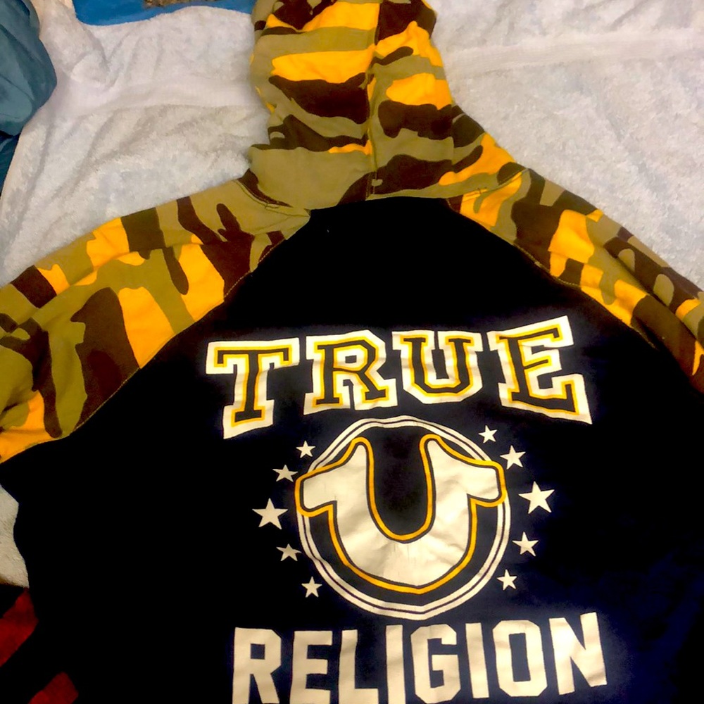 True religion camo hoodie very comfortable